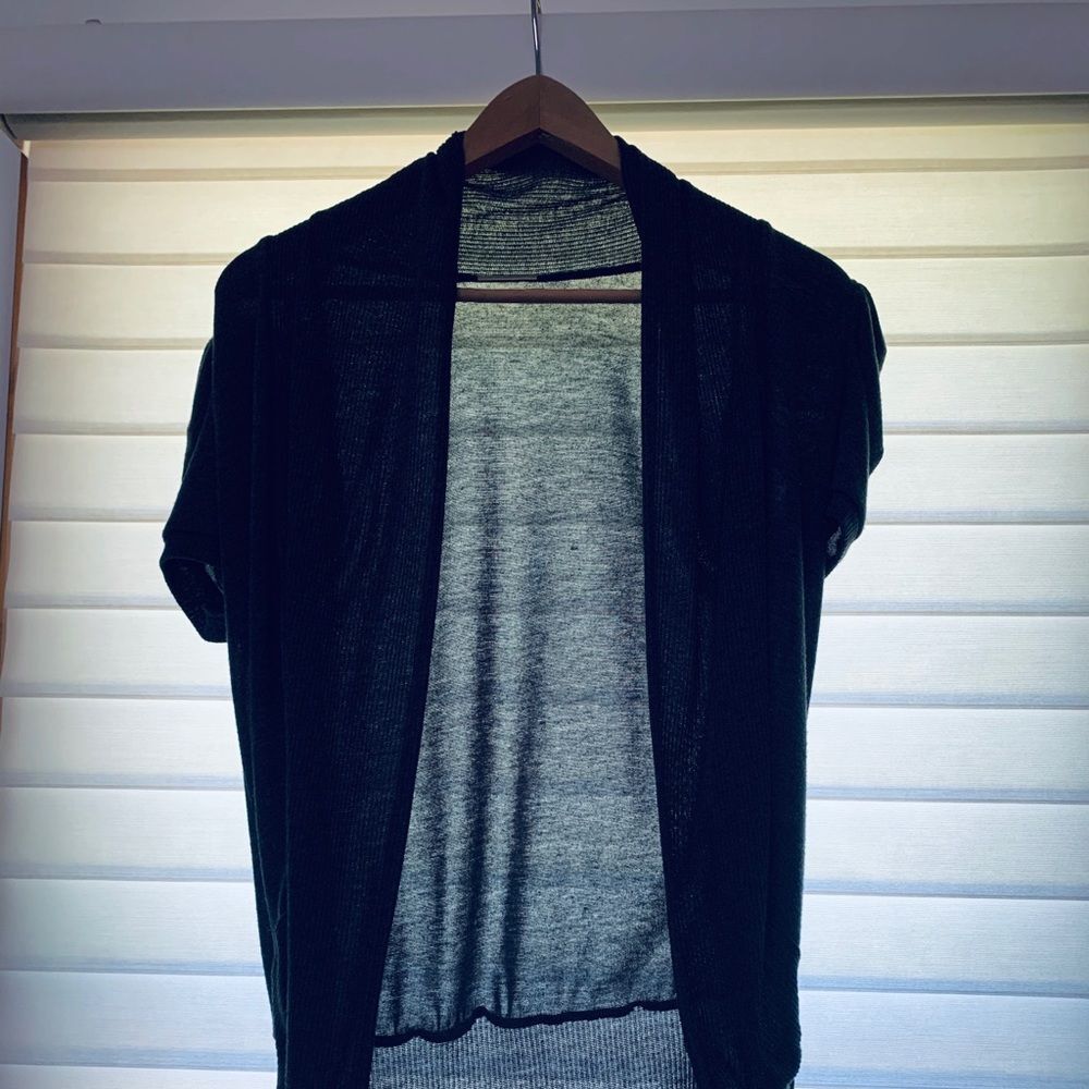 Women’s short sleeve sweater